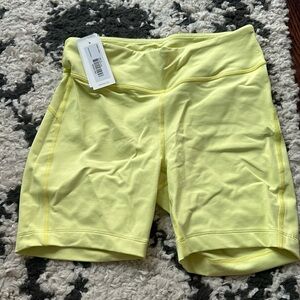 🆕 Outdoor Voices Move Free 6" Short